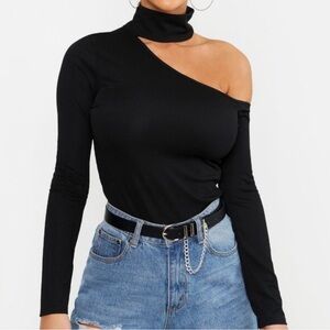 Boohoo black top